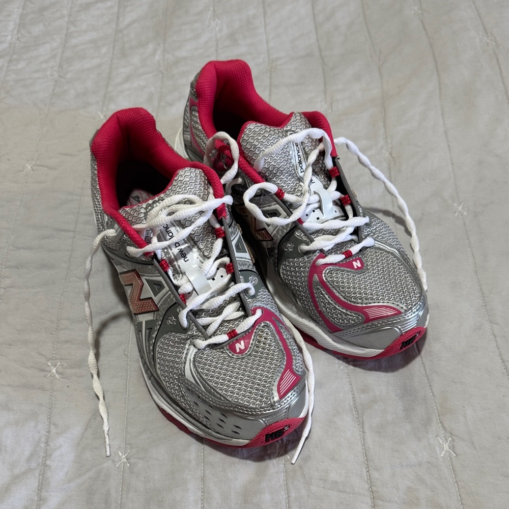 New Balance Women's Sneakers - Silver and Pink 1224 stability .